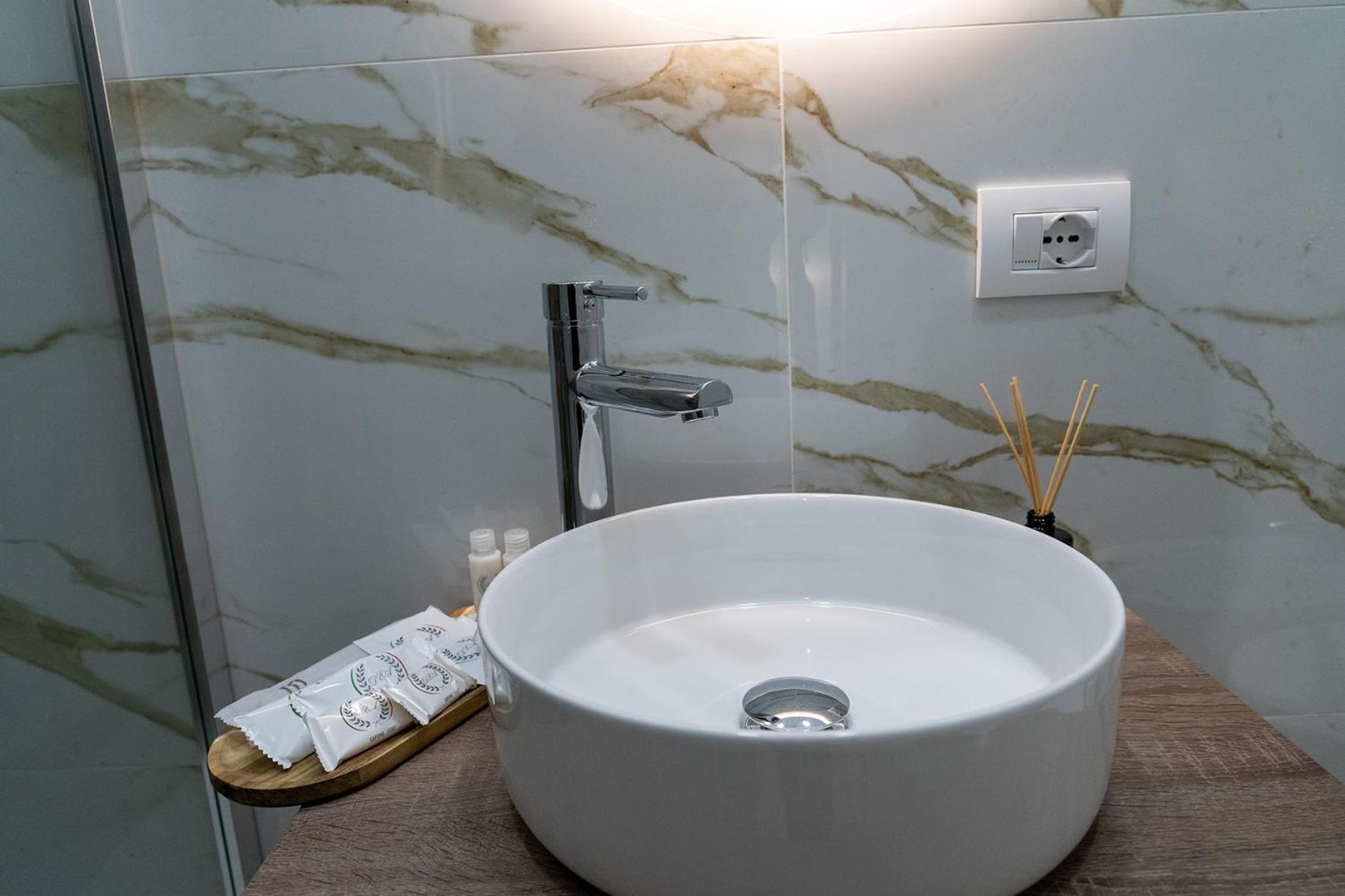 A Casa Di Edel Bed & Breakfast Naples Luaran gambar